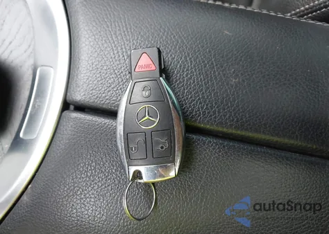 2015 Mercedes-Benz C 300 Luxury/Sport из США, поврежденный, VIN 55SWF4JB1FU081132